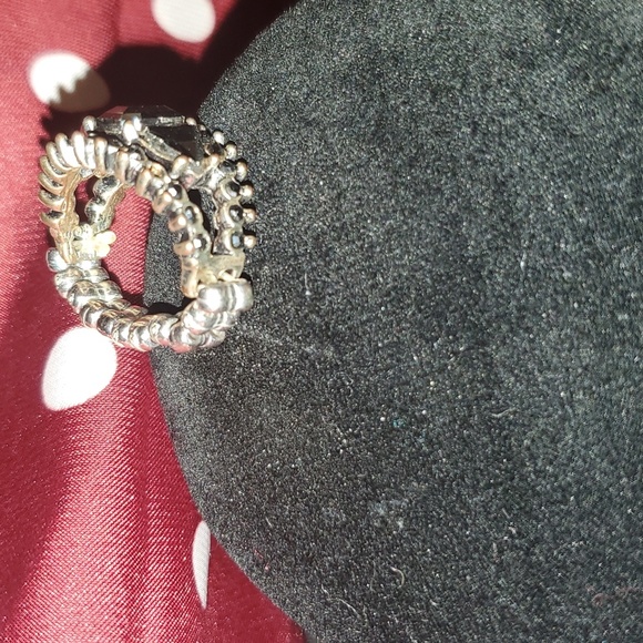 BEAUTIFUL Cosmetic Ring - Picture 4 of 5